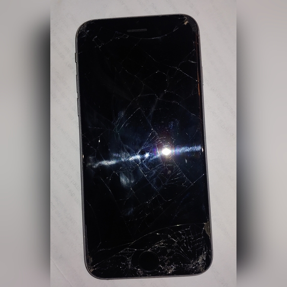 UNLOCKED iphone 7 256GB and unlocked  iphone 6s 128GB - Picture 6 of 7